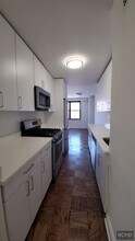240 E 82nd St in New York, NY - Foto de edificio - Building Photo