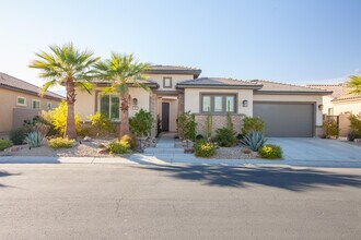 38 Burgundy in Rancho Mirage, CA - Building Photo - Building Photo