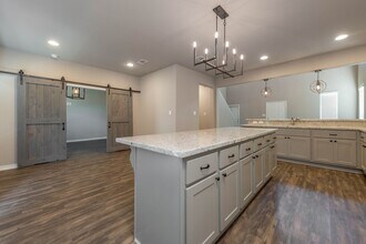 Available August 2026! NEW 5 Bed Luxury Ho in College Station, TX - Building Photo - Building Photo