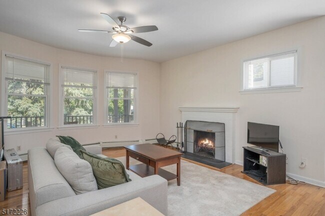 56 Franklin Pl in Summit, NJ - Building Photo - Building Photo