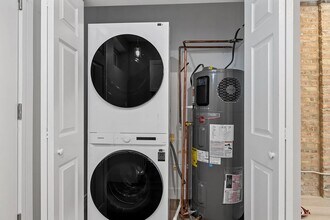 5235 S Indiana Ave, Unit 3 in Chicago, IL - Building Photo - Building Photo