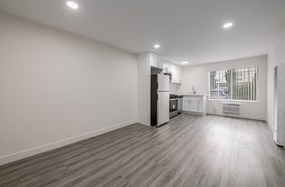 6863 Sepulveda Blvd in Los Angeles, CA - Building Photo