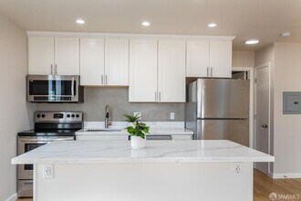 646 Corbett Ave, Unit 508 in San Francisco, CA - Building Photo - Building Photo