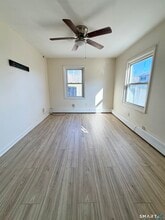 9 Meridian St in Plymouth, CT - Building Photo - Building Photo