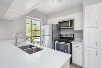 932 Turtle Cv, Unit 256 in Irving, TX - Building Photo - Building Photo