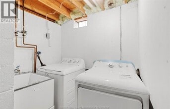 9597 Avery Ln in Windsor, ON - Building Photo - Building Photo