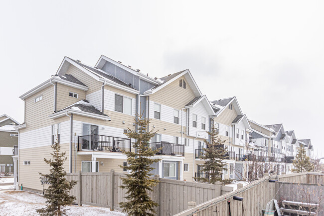 Neufeld Landing in Edmonton, AB - Building Photo - Building Photo