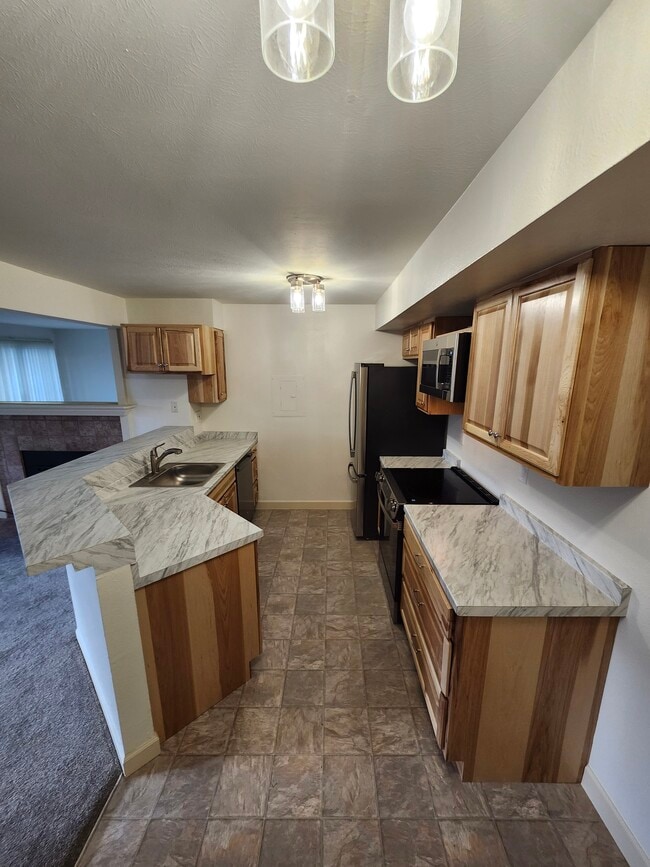 property at 20 S Boulder Cir