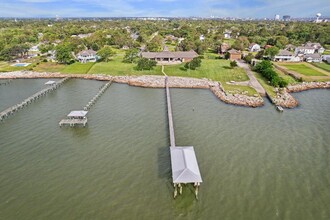 1718 Roscoe St in La Porte, TX - Building Photo - Building Photo