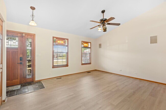 729 Creek Bend Ln in Antioch, IL - Foto de edificio - Building Photo