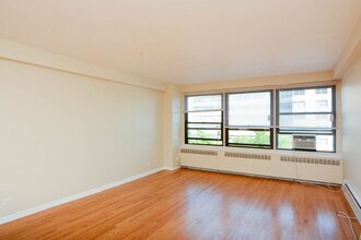 4180 N Marine Dr, Unit 908 in Chicago, IL - Foto de edificio - Building Photo