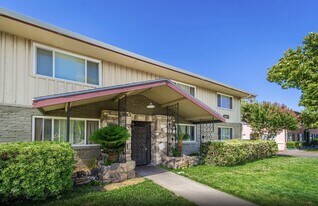 Magnolia Suites Apartments in Carmichael, CA - Building Photo