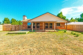 1425 Venus Cir in Edmond, OK - Building Photo - Building Photo