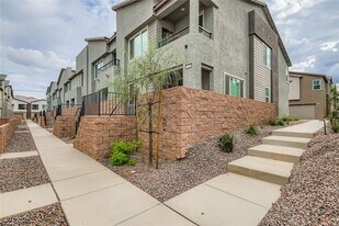 1554 Maria Xing Ave in Henderson, NV - Building Photo