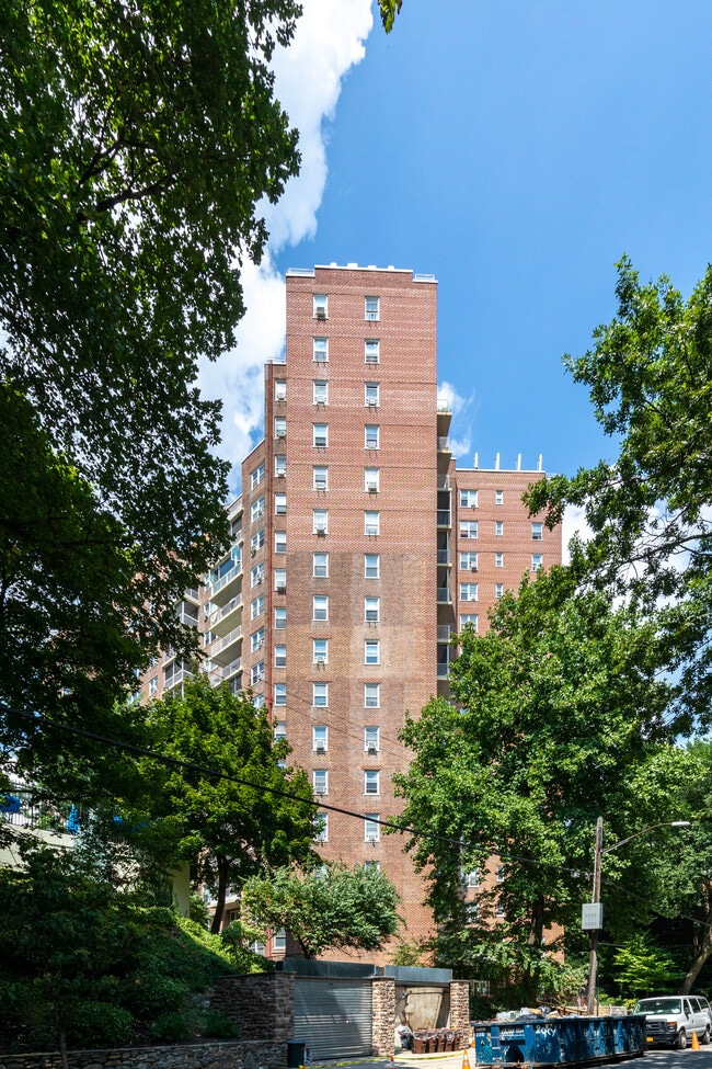 Edmond Lee in Riverdale, NY - Foto de edificio - Building Photo