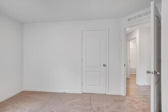 2 Frank Pl in Palm Coast, FL - Building Photo - Building Photo
