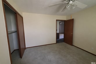 1637 Harrison Dr in Clinton, IA - Building Photo - Building Photo