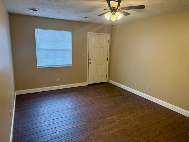 1616 Spring Valley Dr in Huntington, WV - Building Photo - Building Photo