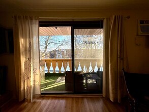 13 Parkside Ct in Vernon Hills, IL - Building Photo - Building Photo