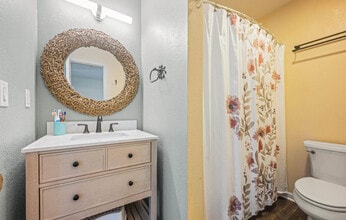 102 Craigy Ct in Kill Devil Hills, NC - Foto de edificio - Building Photo