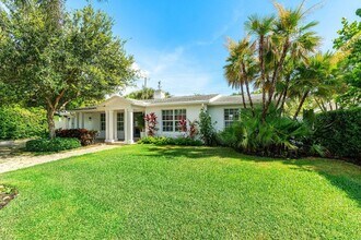 155 Gregory Rd in West Palm Beach, FL - Building Photo - Building Photo