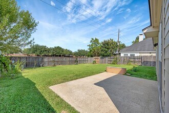 3915 Summerfield Dr in Pearland, TX - Building Photo - Building Photo