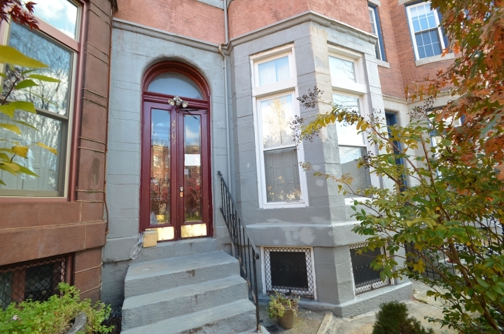 2707 Saint Paul St in Baltimore, MD - Building Photo