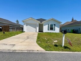 2406 Quiet Oaks Dr in Panama City, FL - Building Photo