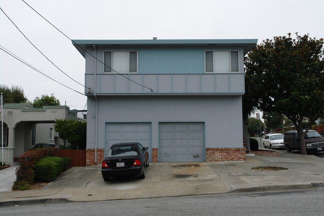 401 San Anselmo Ave N in San Bruno, CA - Building Photo - Building Photo