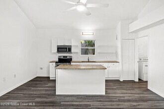 1625 Hortana Dr in Merritt Island, FL - Foto de edificio - Building Photo