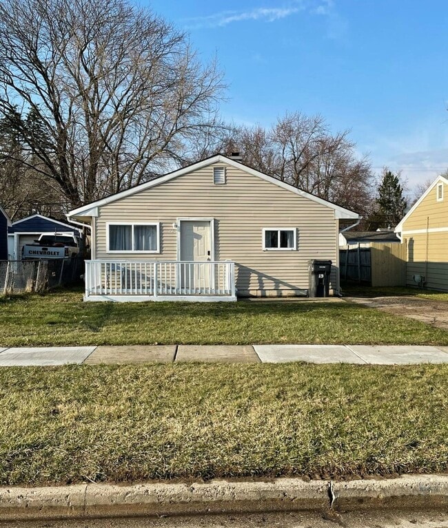 240 W Ann Arbor Ave in Pontiac, MI - Building Photo - Building Photo