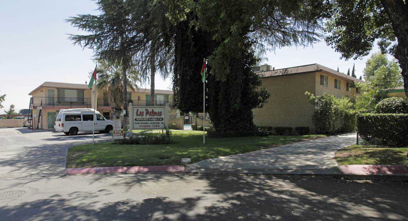 Las Palmas Apartments in San Bernardino, CA - Building Photo