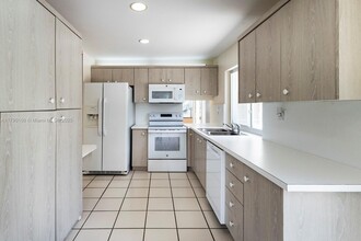 13530 SW 109th Terrace in Miami, FL - Building Photo - Building Photo
