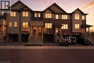 33 Barley Ln in Hamilton, ON - Building Photo