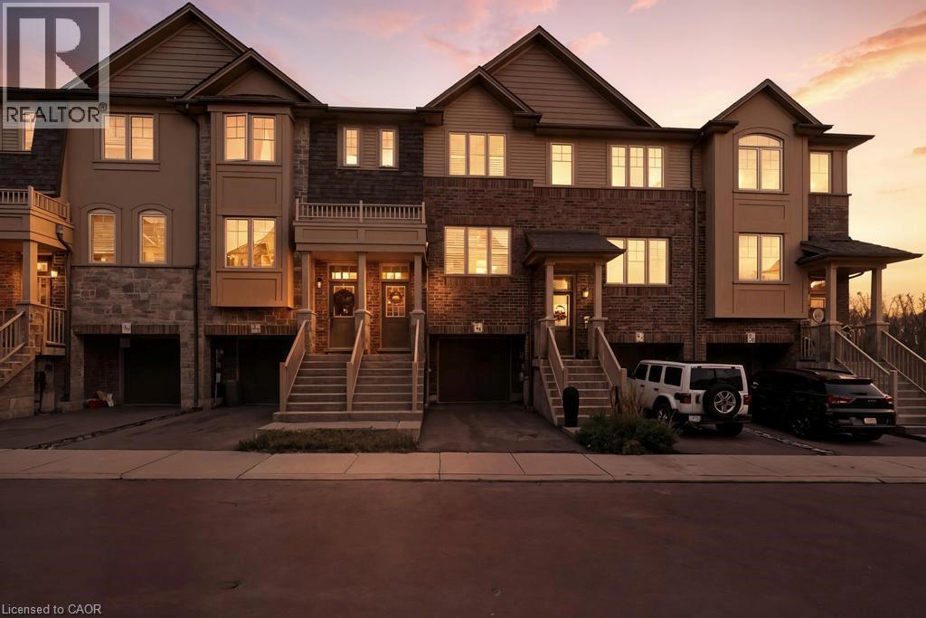 33 Barley Ln in Hamilton, ON - Building Photo