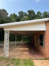 8000 North St in Nacogdoches, TX - Foto de edificio - Building Photo