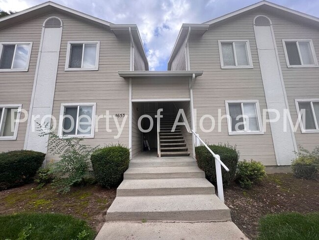 property at 4653 W Pasadena Ln