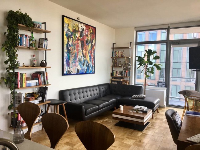 312 11th Ave-Unit -35 in New York, NY - Building Photo - Building Photo