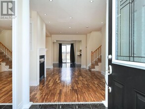 409 Hobbs Crescent in Milton, ON - Building Photo - Building Photo