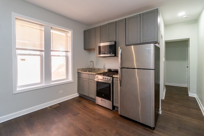 619 E Groveland Park