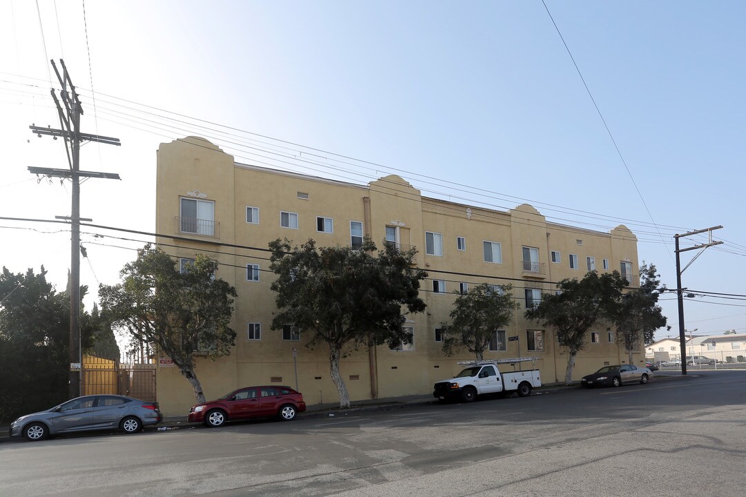 Mid Town Apartments in Los Angeles, CA - Building Photo