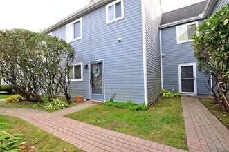 3 Farmington Meadow Dr in Farmington, CT - Building Photo - Building Photo