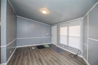 17707 Bittersweet Rd in Gravette, AR - Building Photo - Building Photo