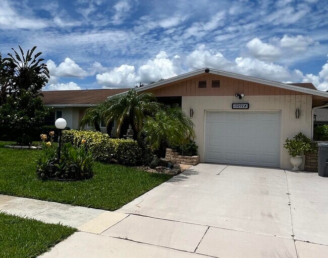 property at 13297 Vía Vulcanus