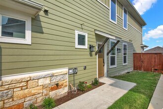 208 Mirabeau Way in Liberty Hill, TX - Building Photo - Building Photo
