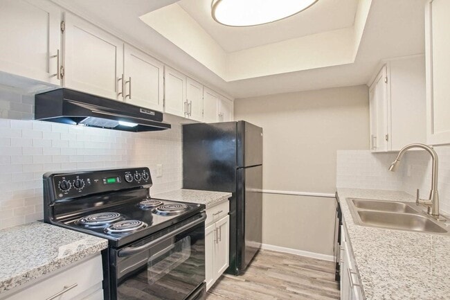property at 1212 Hampshire Ln