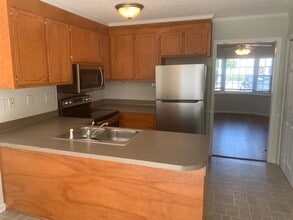 2345 Vineyard Dr in Winterville, NC - Building Photo - Building Photo