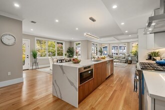 96 Verndale St in Brookline, MA - Building Photo - Building Photo