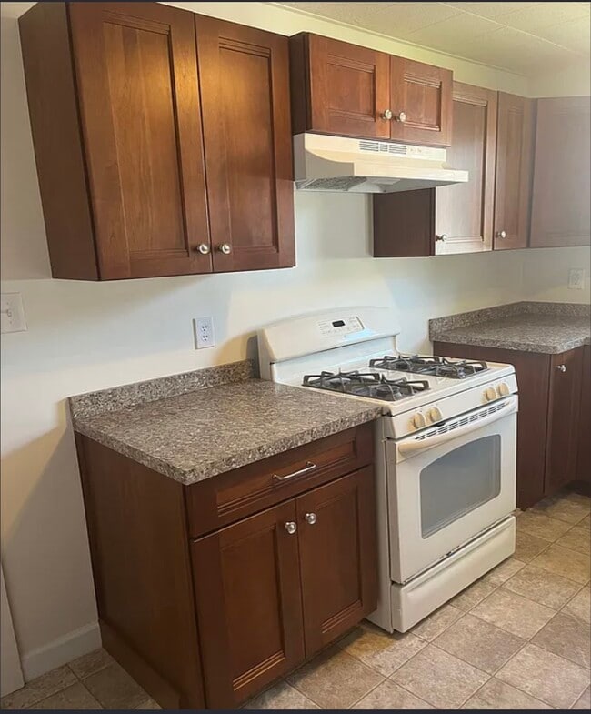 328 Clayton Ave, Unit 328 in Williamsport, PA - Foto de edificio - Building Photo