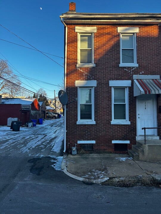 114 N Evans St in Pottstown, PA - Building Photo